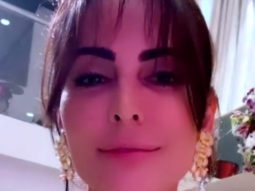 Mandana Karimi looks amazing as she dresses up for Bappa’s darshan