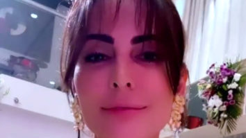 Mandana Karimi looks amazing as she dresses up for Bappa’s darshan
