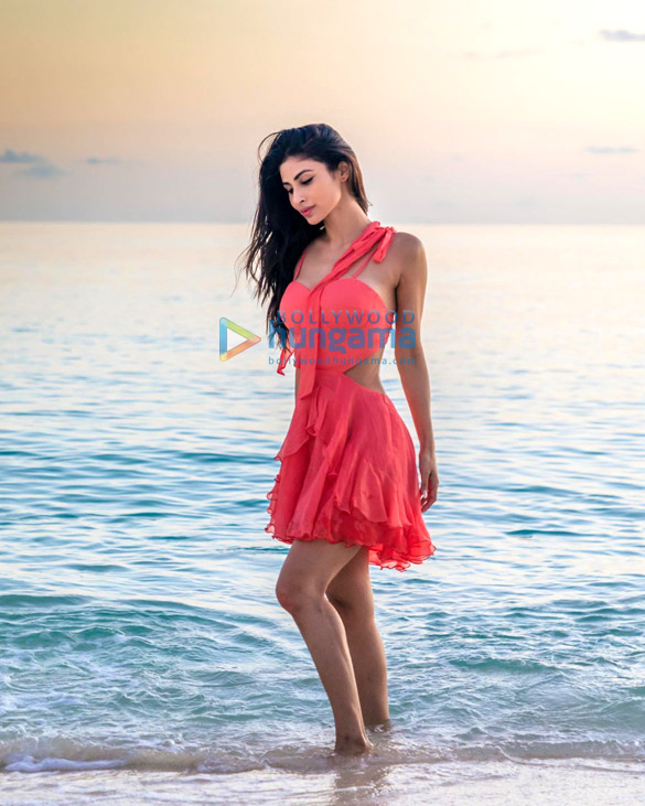 mouni roy 2 159