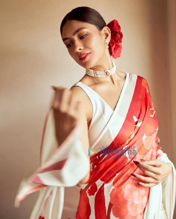 mrunal thakur 3 64
