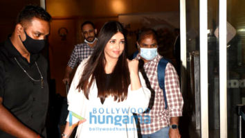 Photos: Aishwarya Rai Bachchan, A. R. Rahman, Trisha Krishnan and Chiyaan Vikram snapped at the airport