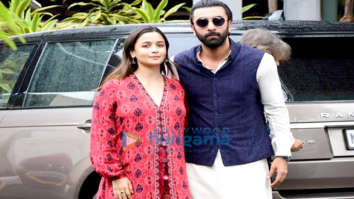 Photos: Alia Bhatt, Ranbir Kapoor and Ayan Mukerji snapped at the Mumbai airport