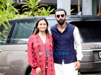Photos: Alia Bhatt, Ranbir Kapoor and Ayan Mukerji snapped at the Mumbai airport