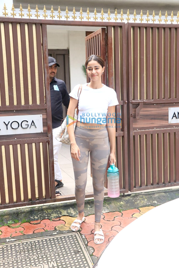 photos ananya panday snapped outside her yoga class in bandra 6