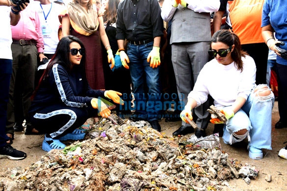photos anupam kher and parineeti chopra snapped participating in the beach cleanup drive in juhu 3