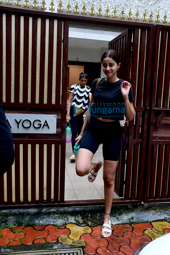 photos anyana pandey spotted at yoga in bandra 2