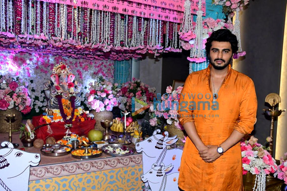 Photos: Arjun Kapoor snapped visiting T-series office for Ganpati Darshan