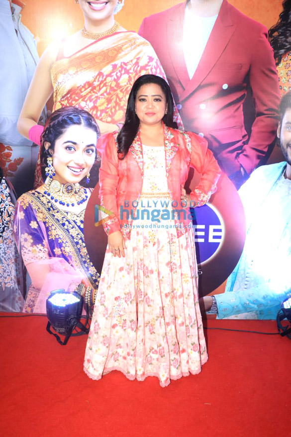 photos celebs grace the zee rishtey awards 2022 14