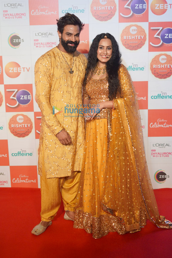 photos celebs grace the zee rishtey awards 2022 6