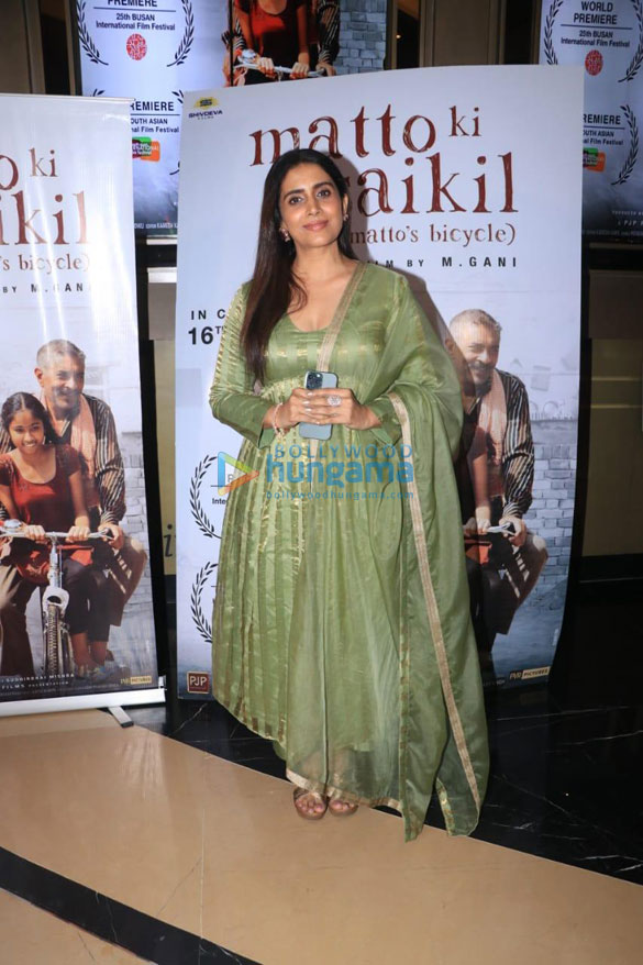 photos celebs snapped at matto ki cycle screening in juhu 2
