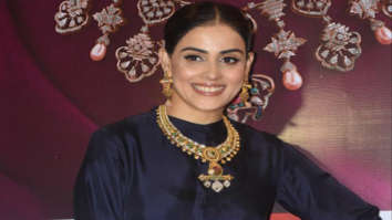 Photos: Genelia D’Souza snapped walking the ramp at the Mahalaya 2022 preview collection show