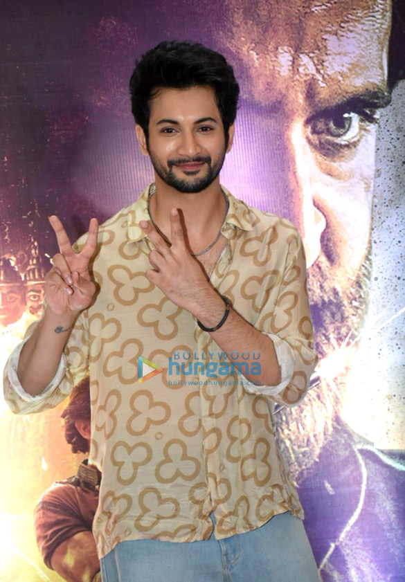 photos hrithik roshan graces the trailer launch of vikram vedha 8