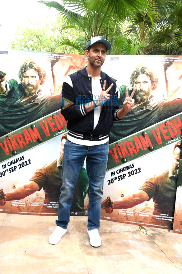 photos hrithik roshan snapped promoting his film vikram vedha 3