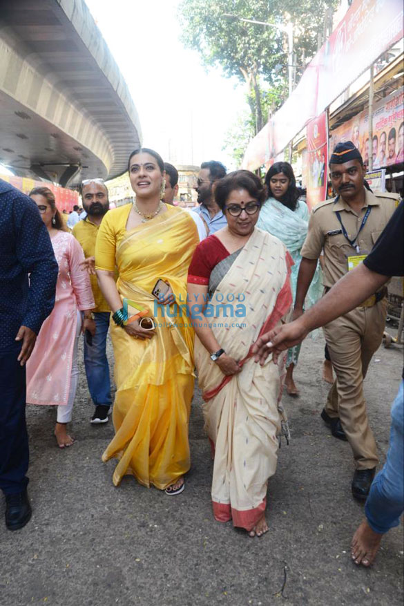 photos kajol and revathi visit lalbaugcha raja to seek blessings 1