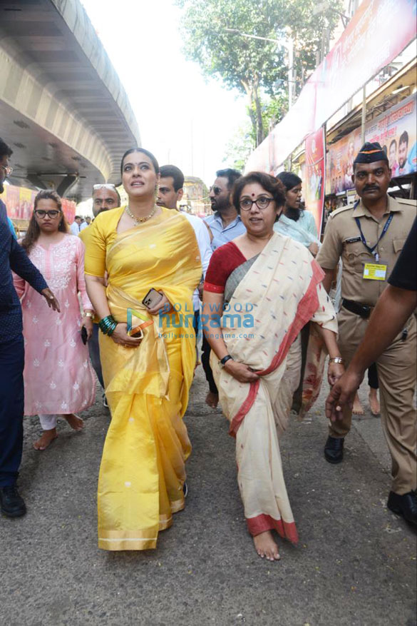 photos kajol and revathi visit lalbaugcha raja to seek blessings 2
