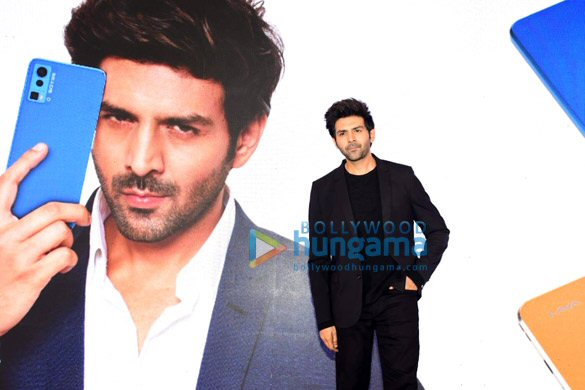 photos kartik aaryan snapped at the launch of lava smartphone at jw marriott in juhu 3
