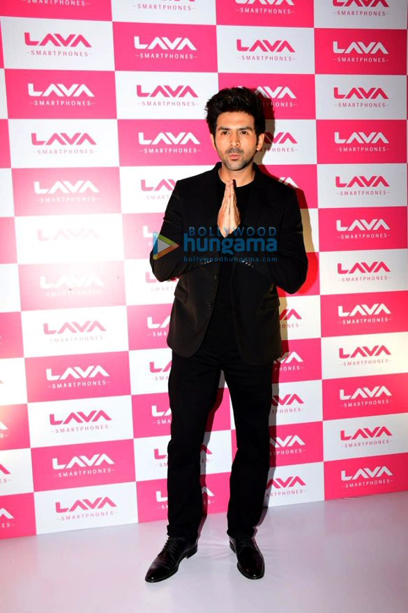 photos kartik aaryan snapped at the launch of lava smartphone at jw marriott in juhu 4