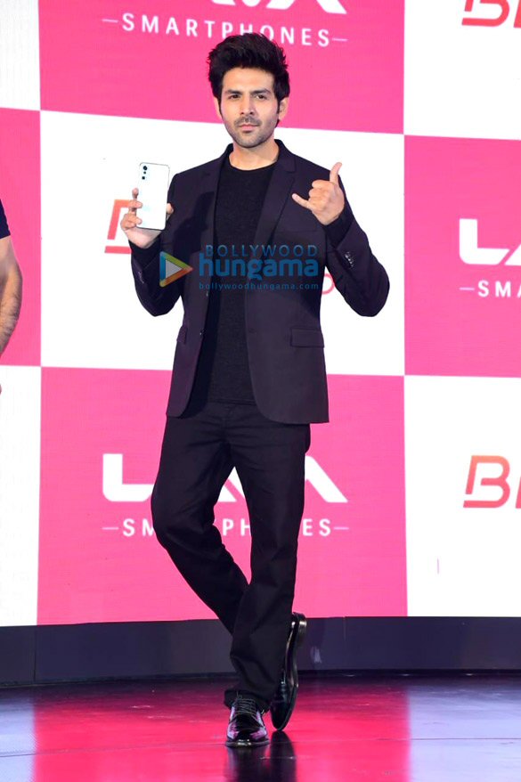photos kartik aaryan snapped at the launch of lava smartphone at jw marriott in juhu 6