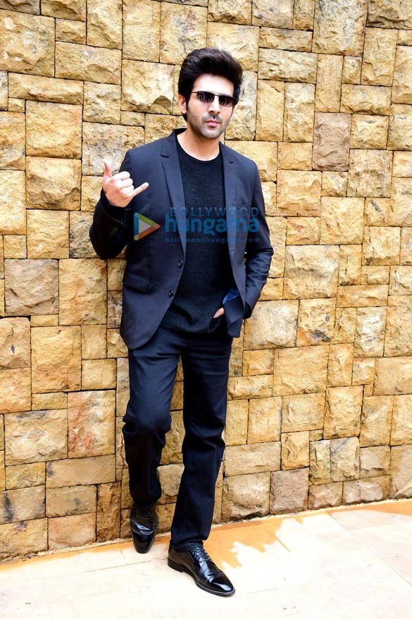 photos kartik aaryan snapped at the launch of lava smartphone at jw marriott in juhu 7