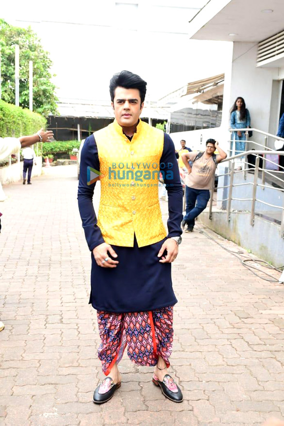 photos madhuri dixit maniesh paul nia sharma and others snapped on the sets of jhalak dikhhla jaa season 10 2
