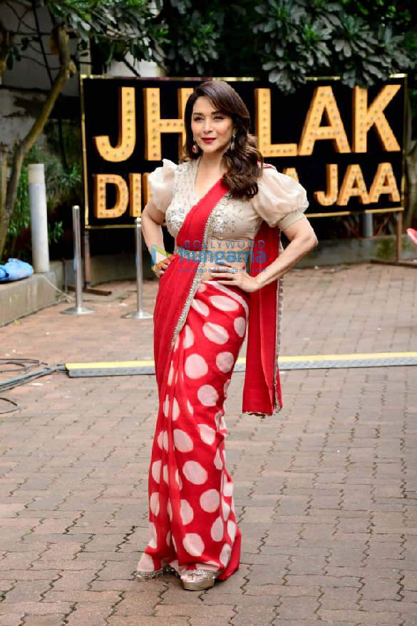 photos madhuri dixit and nora fatehi snapped on the sets of jhalak dikhhla jaa season 10 5
