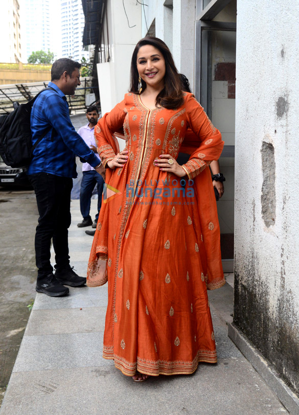 photos madhuri dixit snapped at lower parel 3