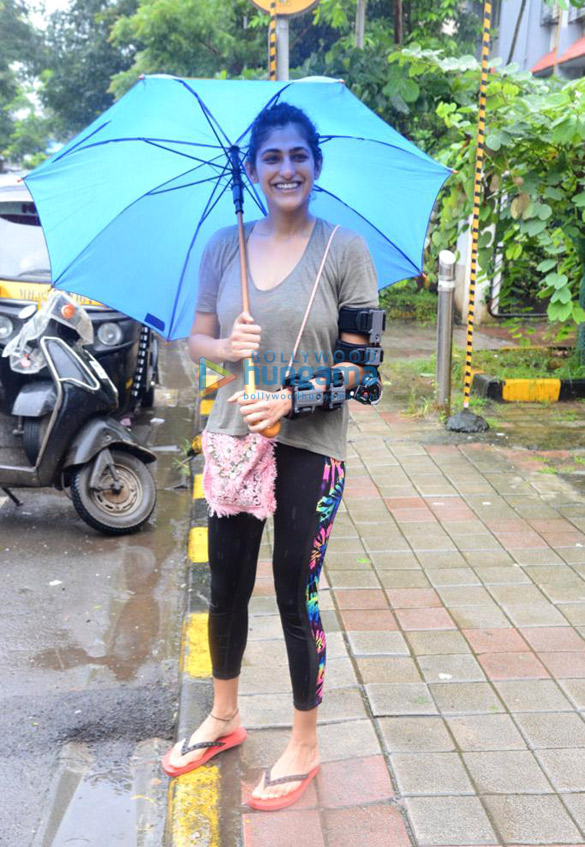 photos malaika arora and kubra sait spotted at diva yoga in bandra 3