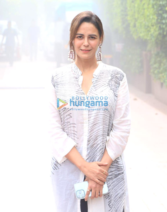photos mona singh snapped during ek chup promotions at ramada in juhu 4