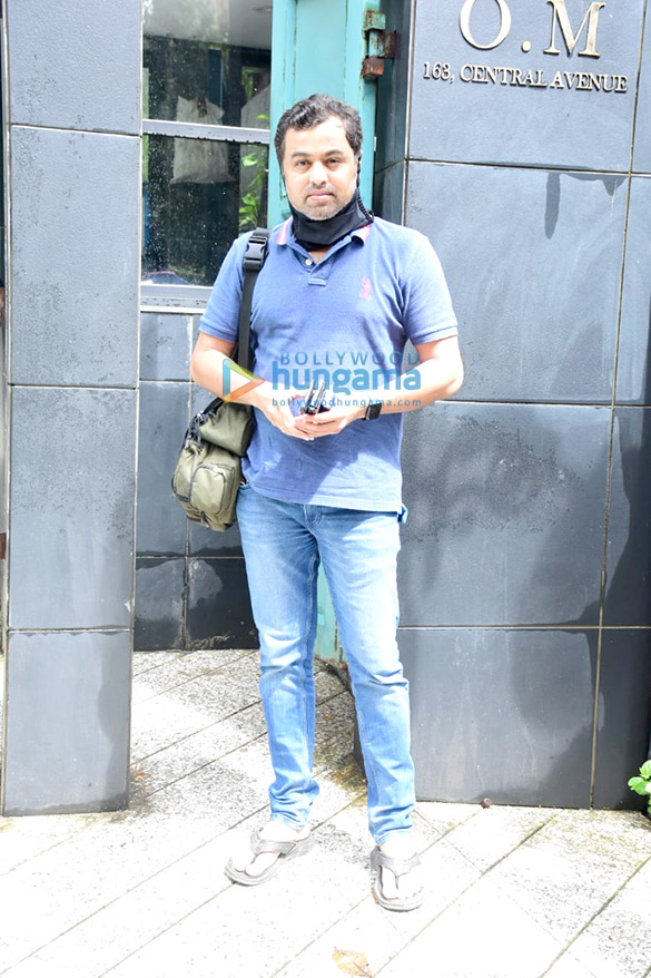 photos nimrat kaur bhagyashree and subodh bhave spotted at maddock films office in santacruz 3