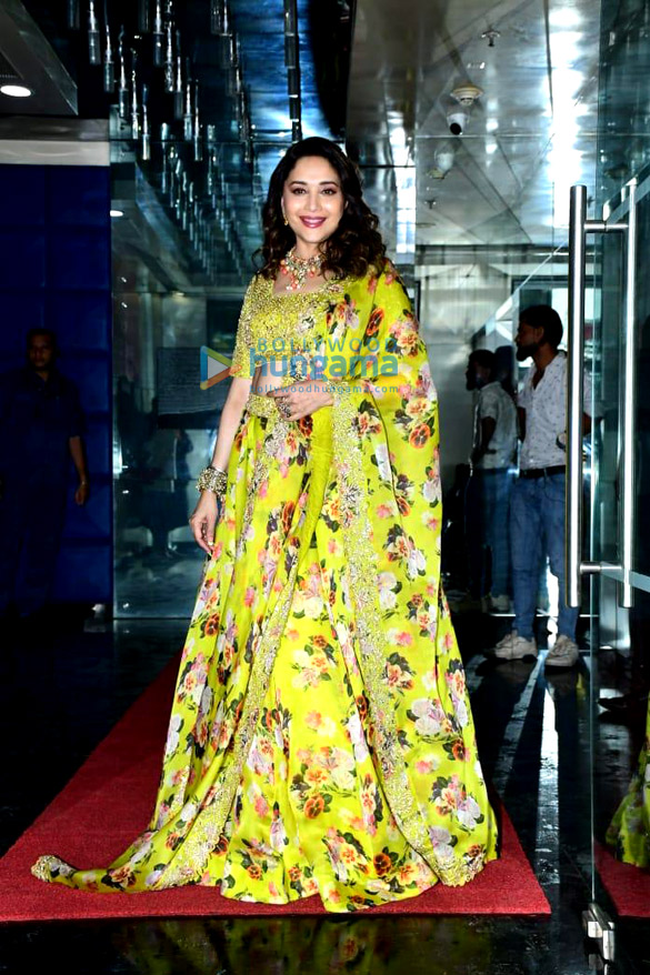 photos nora fatehi madhuri dixit karan johar nia sharma and maniesh paul snapped on the sets of jhalak dikhhla jaa season 102 3