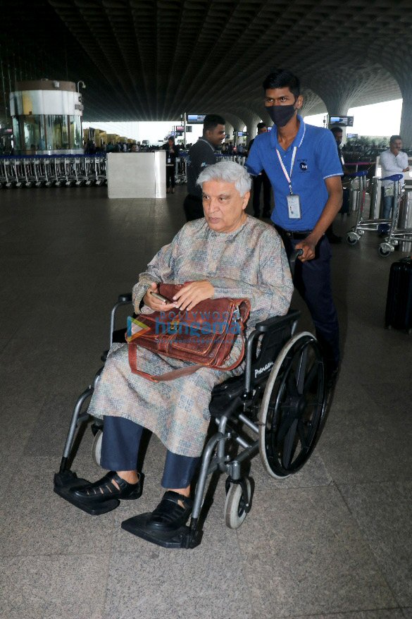 photos ram charan neha dhupia shreya dhanwanthary and others snapped at the airport 4