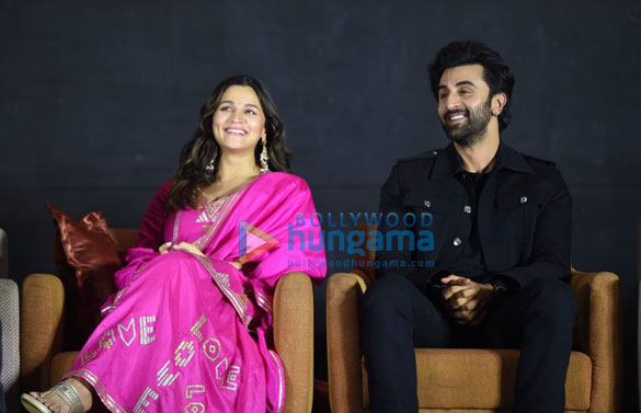 photos ranbir kapoor and alia bhatt grace the pre release brahmastra event in hyderabad 5