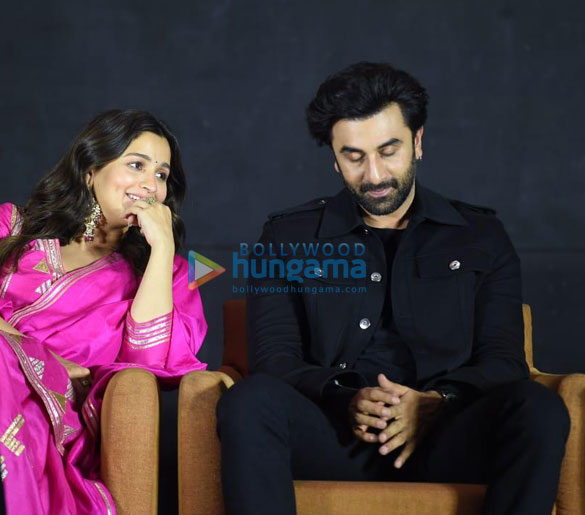photos ranbir kapoor and alia bhatt grace the pre release brahmastra event in hyderabad 7