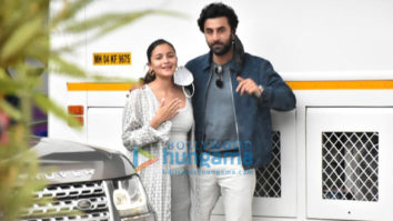 Photos: Ranbir Kapoor and Alia Bhatt snapped at Kalina Airport