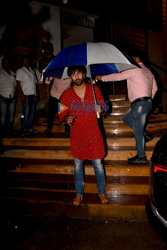 photos ranbir kapoor and alia bhatt spotted at a dubbing studio 4