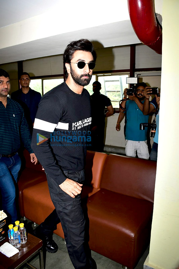 photos ranbir kapoor and ayan mukerji snapped interacting with fans watching brahmastra part one shiva at a theatre 5