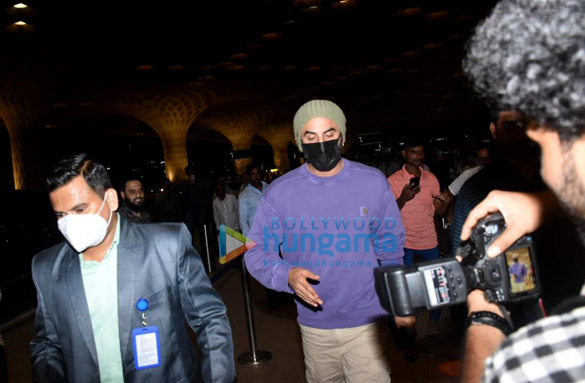 photos ranbir kapoor and sunny leone snapped at the airport 4