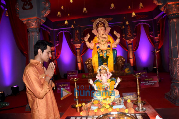 photos randeep hooda and anand pandit snapped visiting a ganpati pandal 1