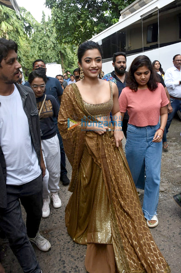 photos rashmika mandanna and neena gupta promote their film goodbye on the sets of did super moms 6