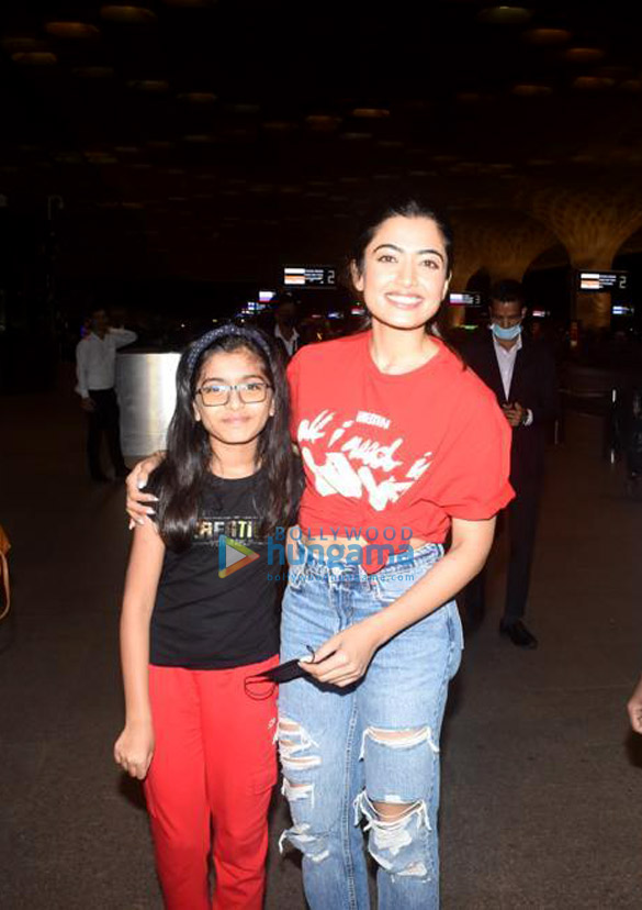 Photos: Rashmika Mandanna snapped at the airport Photos: Rashmika Mandanna snapped at the airport