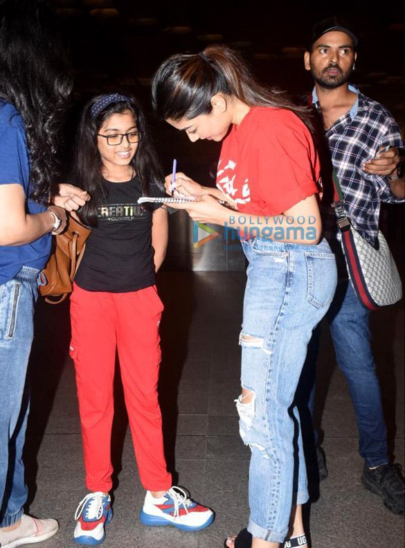 photos rashmika mandanna snapped at the airport 5 2