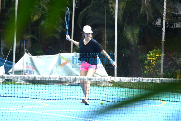 photos rhea chakraborty and shibani dandekar snapped playing tennis 3