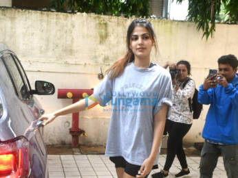 Photos: Rhea Chakraborty spotted at Rhinos gym in Khar