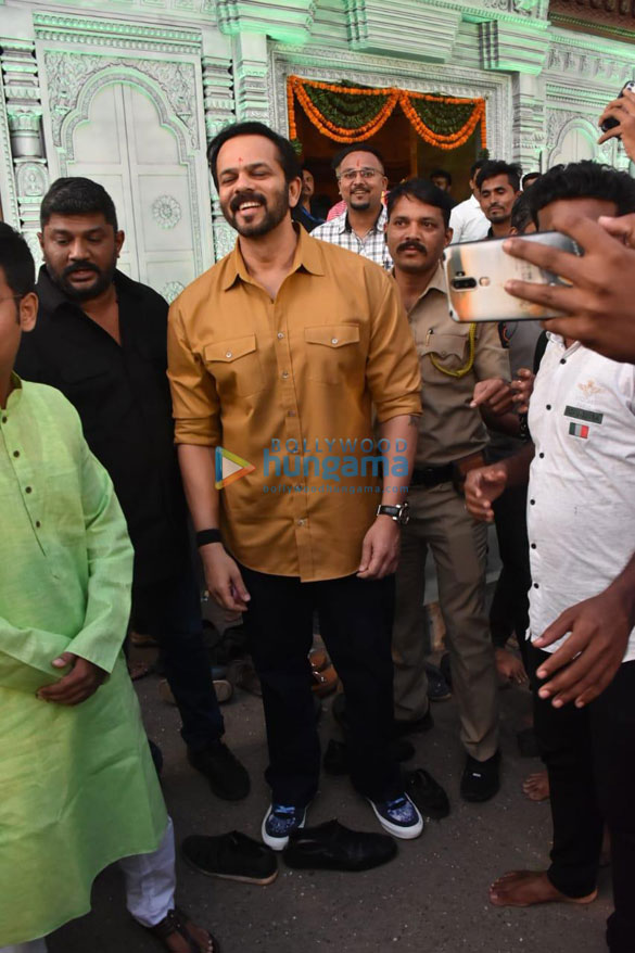 photos rohit shetty at ashish selar ganpati ji pandal bandra 1