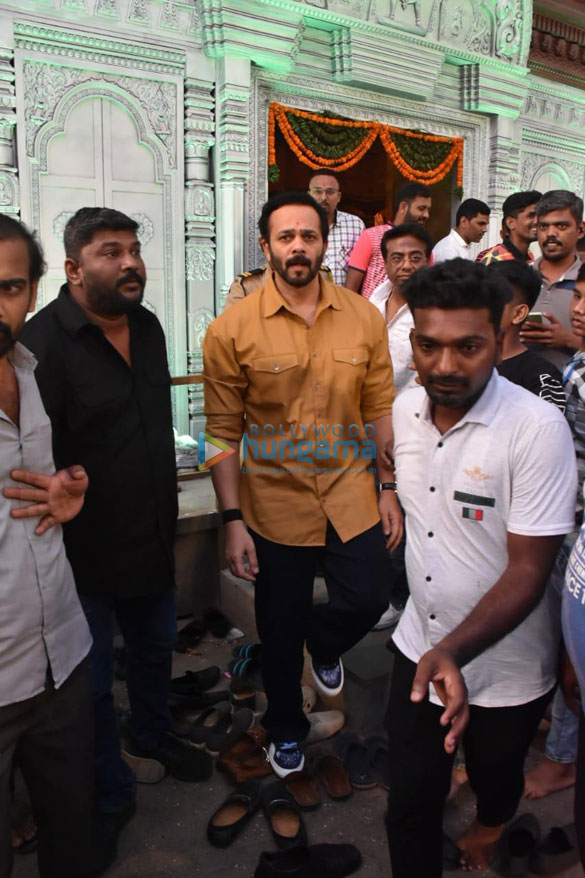 photos rohit shetty at ashish selar ganpati ji pandal bandra 2