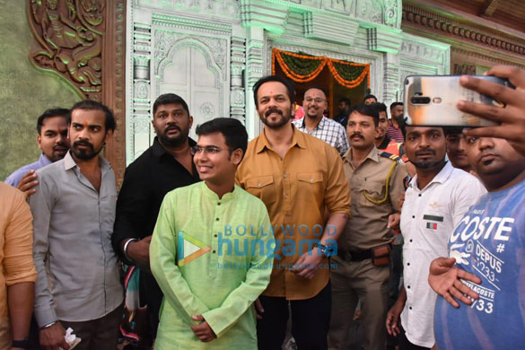 photos rohit shetty at ashish selar ganpati ji pandal bandra 3