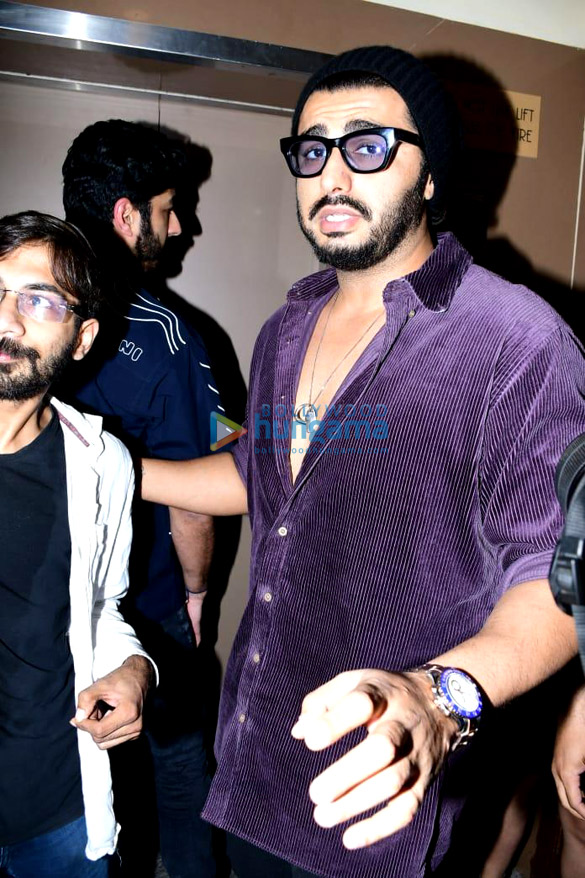 photos saif ali khan kareena kapoor khan varun dhawan arjun kapoor and others snapped attending a screening of brahmastra part one shiva at pvr juhu 3