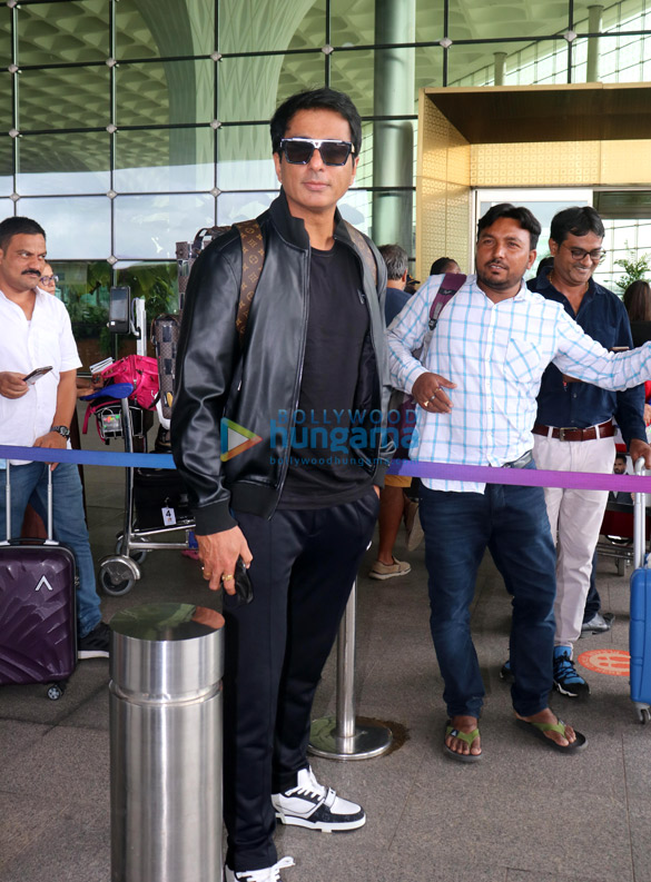 photos sanjay dutt tiger shroff rashmika mandanna and others snapped at the airport1 1