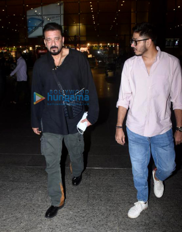 photos sanjay dutt snapped at the airport 2