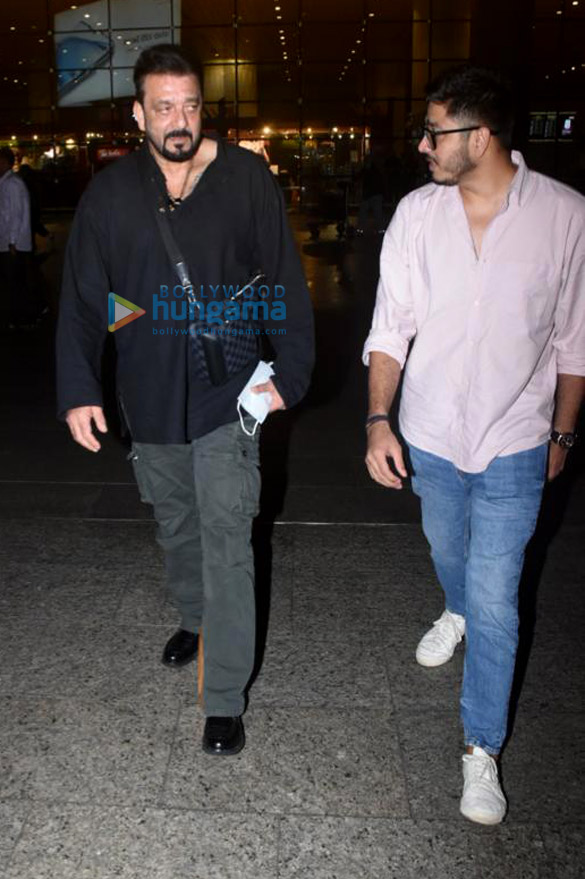 photos sanjay dutt snapped at the airport 3